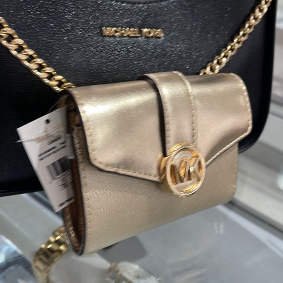 MICHAEL KORS
Carmen Medium Faux Leather Wallet
Pale Gold 
NWT - Picture 2 of 16